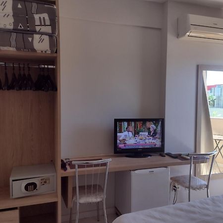 Golden Dolphin Express Aparthotel Caldas Novas Exteriör bild