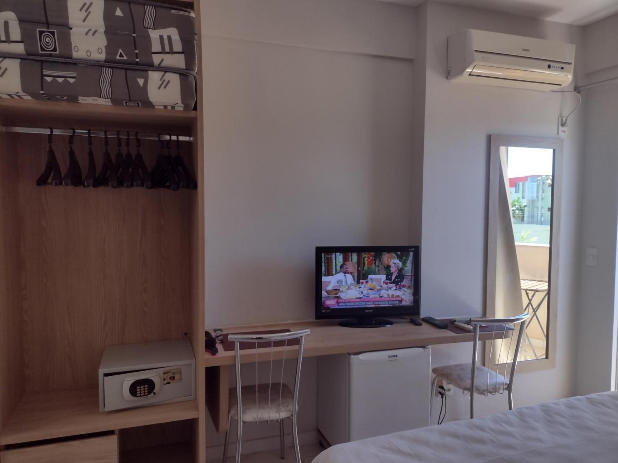 Golden Dolphin Express Aparthotel Caldas Novas Exteriör bild